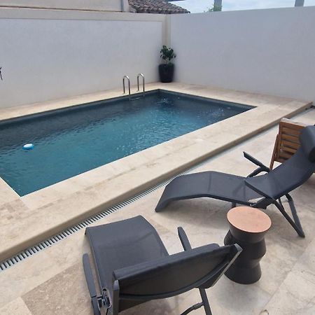 Quiet, Discreet Places Vernegues Exterior photo